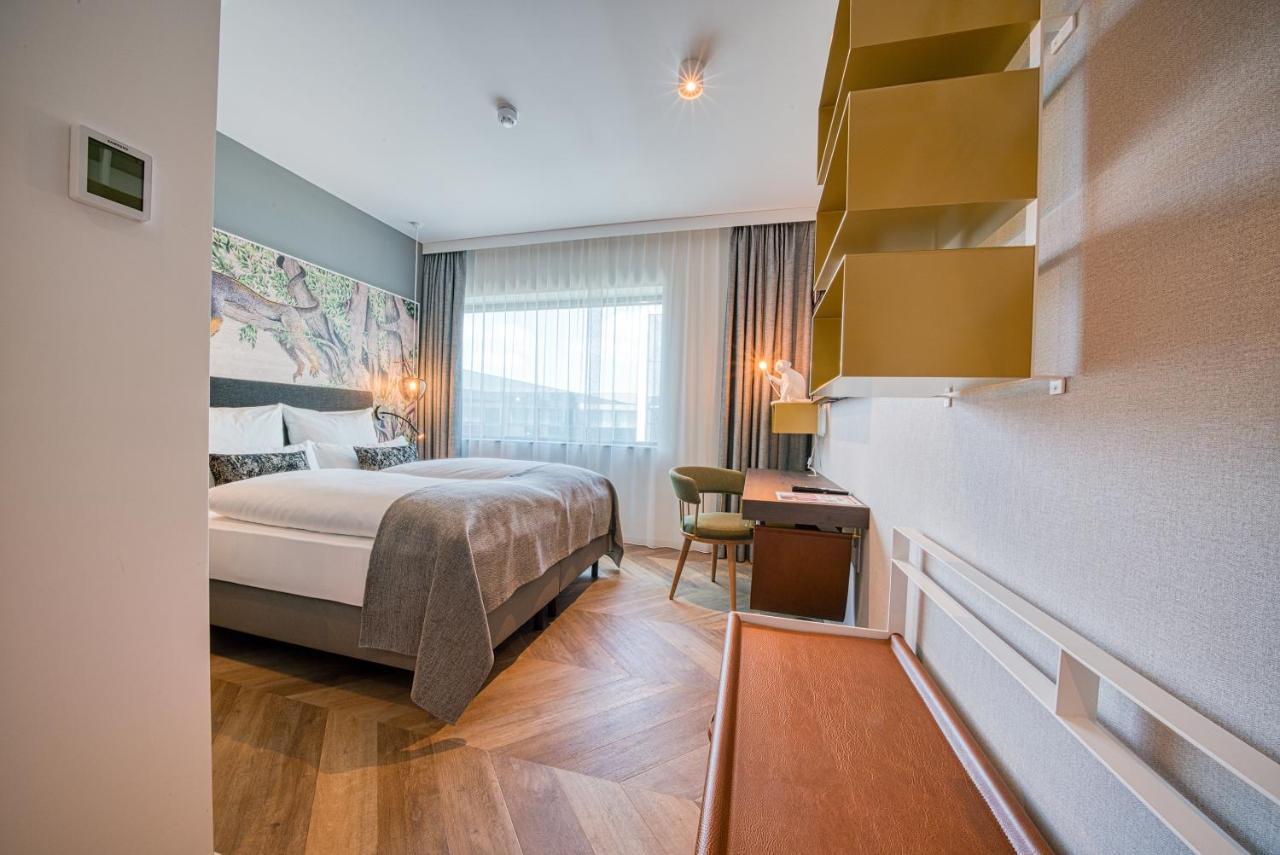 Vienna House Easy By Wyndham Amsterdam Airport Schiphol Hotel Hoofddorp Bagian luar foto