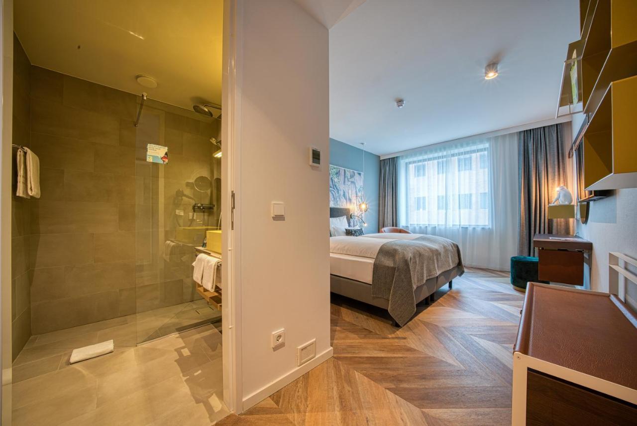 Vienna House Easy By Wyndham Amsterdam Airport Schiphol Hotel Hoofddorp Bagian luar foto