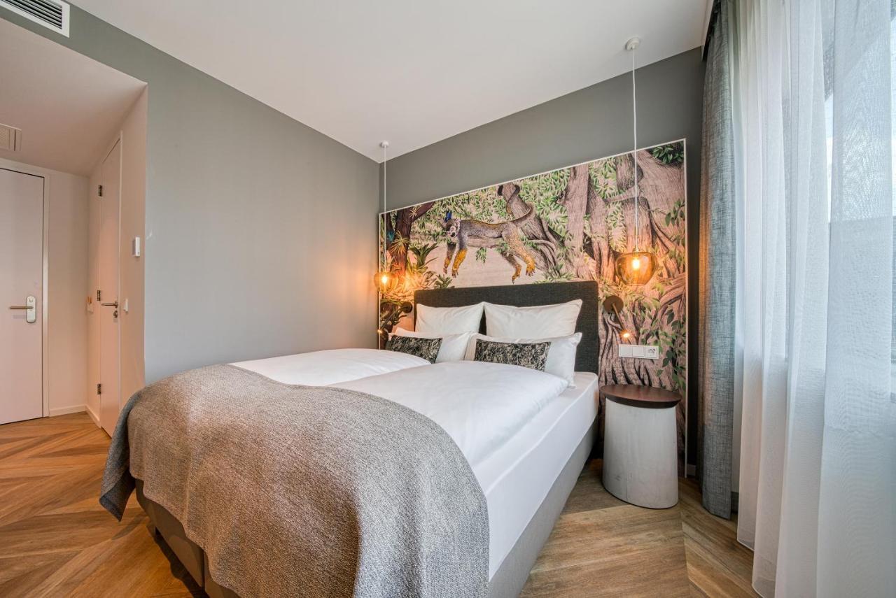 Vienna House Easy By Wyndham Amsterdam Airport Schiphol Hotel Hoofddorp Bagian luar foto