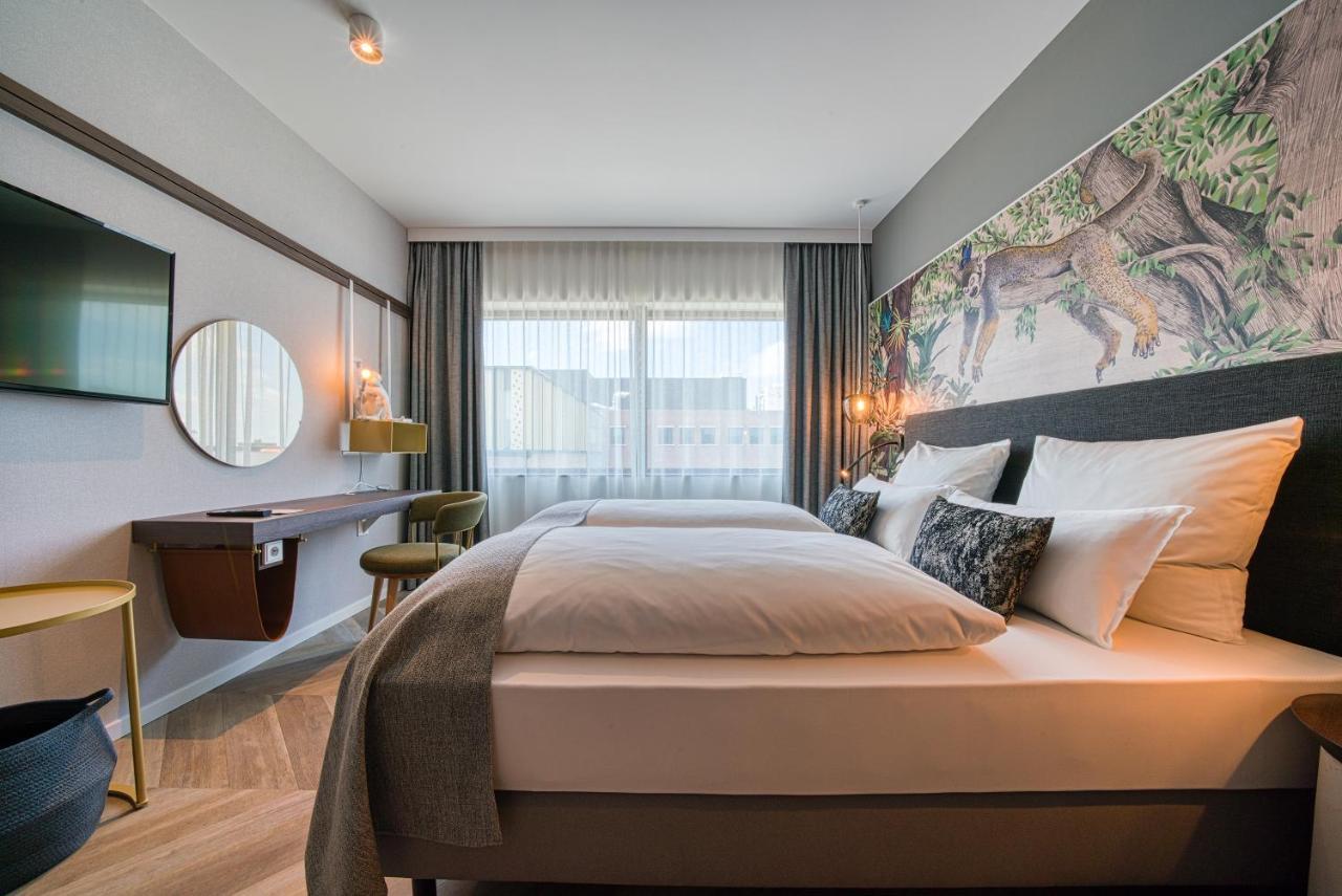 Vienna House Easy By Wyndham Amsterdam Airport Schiphol Hotel Hoofddorp Bagian luar foto