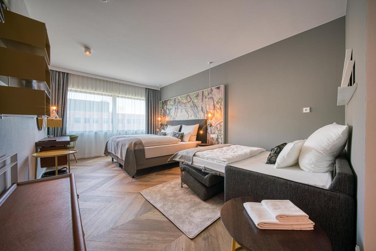 Vienna House Easy By Wyndham Amsterdam Airport Schiphol Hotel Hoofddorp Bagian luar foto