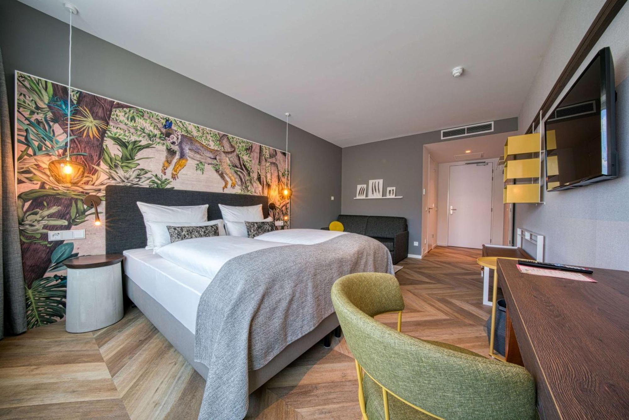 Vienna House Easy By Wyndham Amsterdam Airport Schiphol Hotel Hoofddorp Bagian luar foto