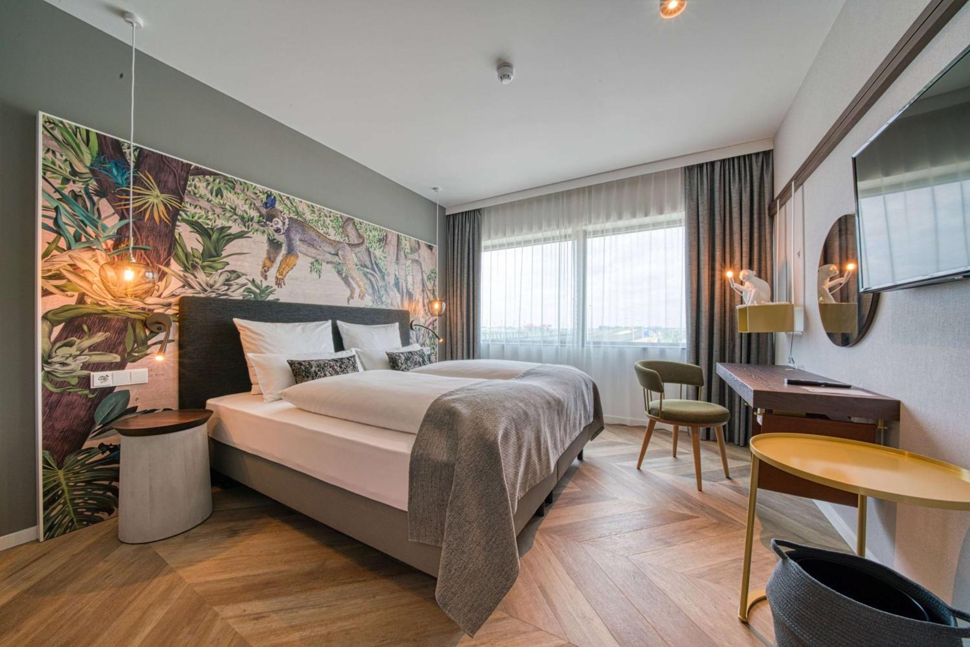 Vienna House Easy By Wyndham Amsterdam Airport Schiphol Hotel Hoofddorp Bagian luar foto