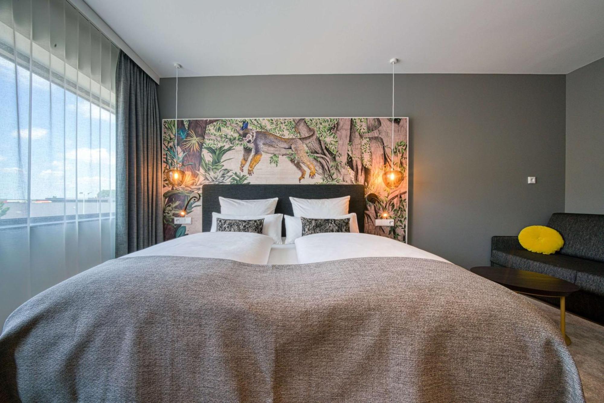 Vienna House Easy By Wyndham Amsterdam Airport Schiphol Hotel Hoofddorp Bagian luar foto