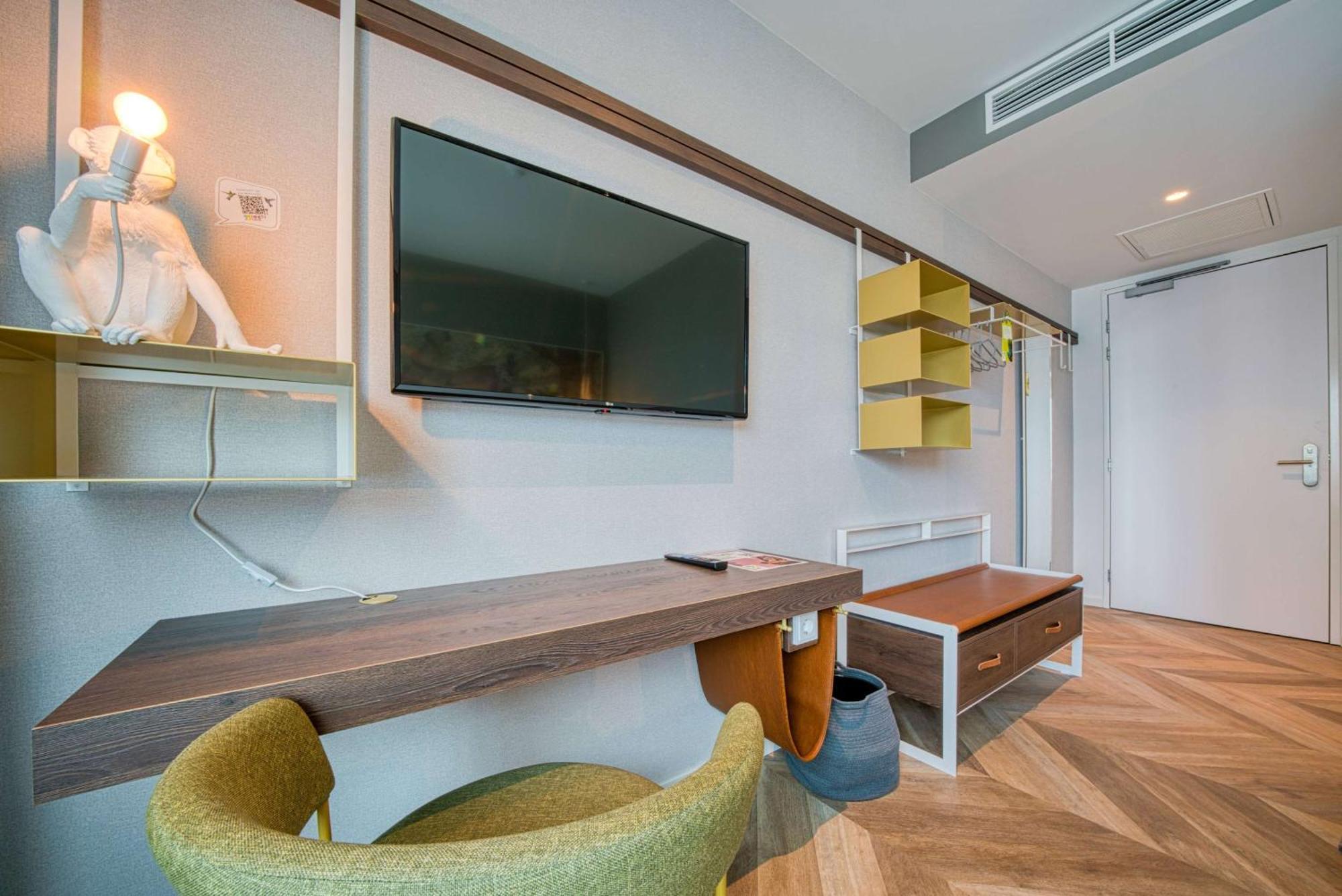 Vienna House Easy By Wyndham Amsterdam Airport Schiphol Hotel Hoofddorp Bagian luar foto