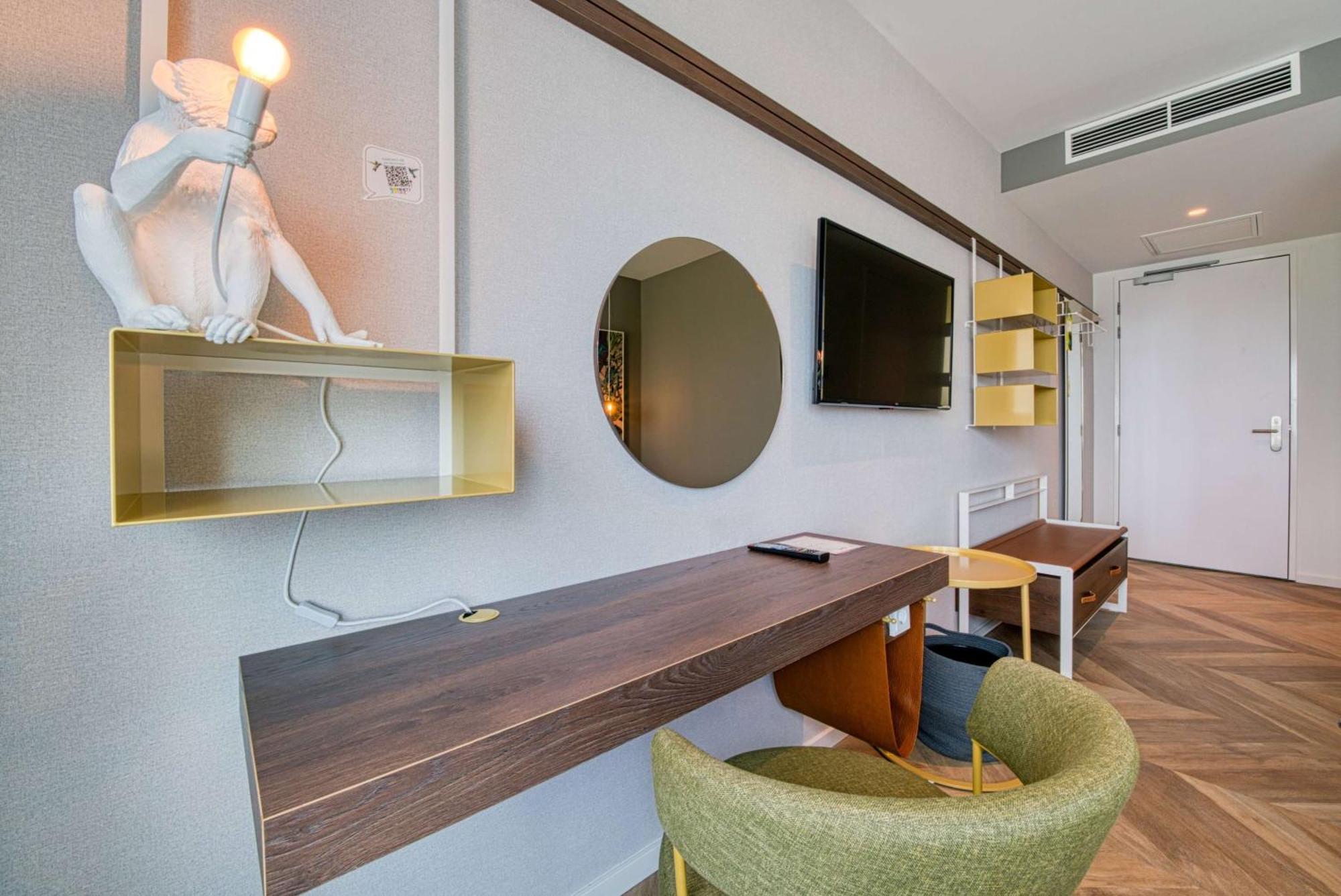 Vienna House Easy By Wyndham Amsterdam Airport Schiphol Hotel Hoofddorp Bagian luar foto
