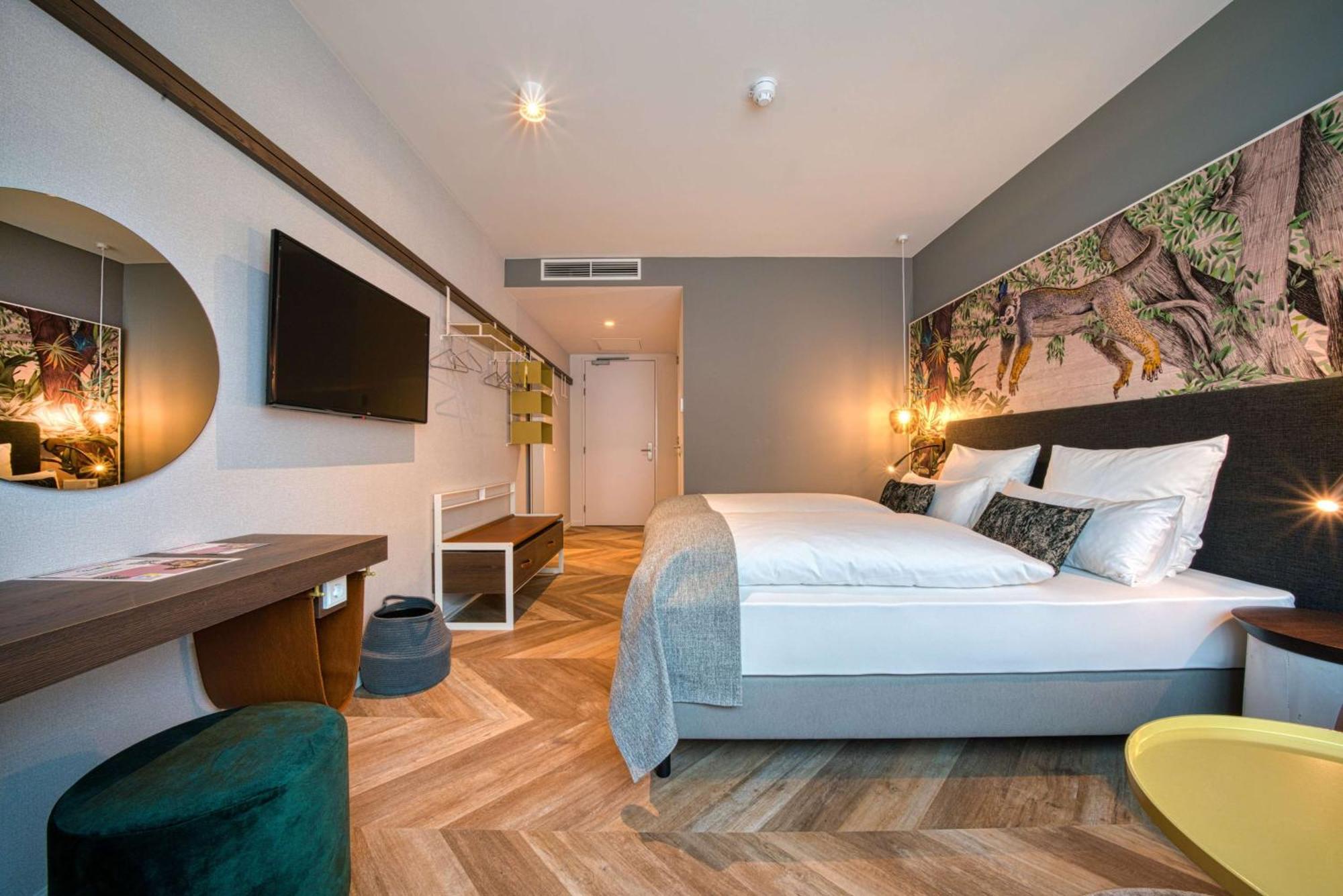 Vienna House Easy By Wyndham Amsterdam Airport Schiphol Hotel Hoofddorp Bagian luar foto