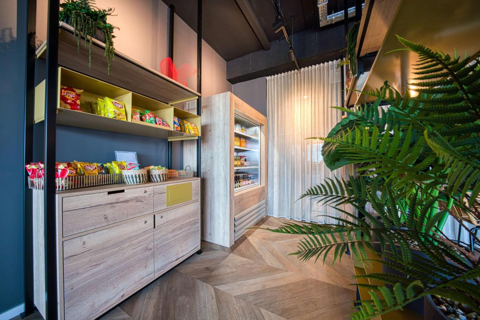 Vienna House Easy By Wyndham Amsterdam Airport Schiphol Hotel Hoofddorp Bagian luar foto